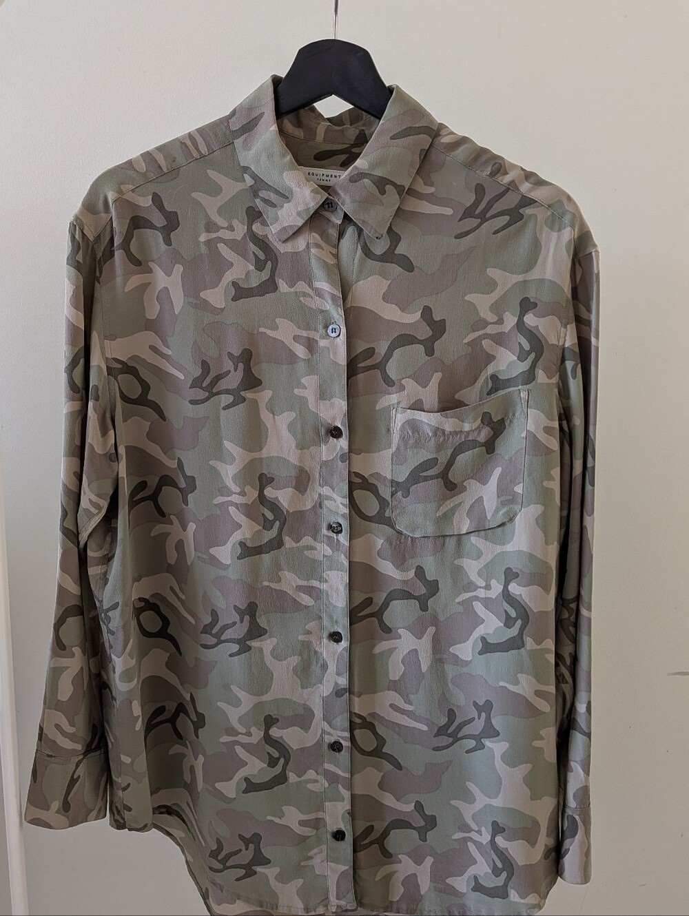 Equipment Silk Size S Camouflage Button-Up Shirt in Olive & Taupe
